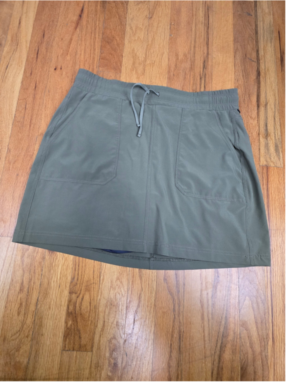 Women's KÜHL Skort Size S Green Athletic Skirt